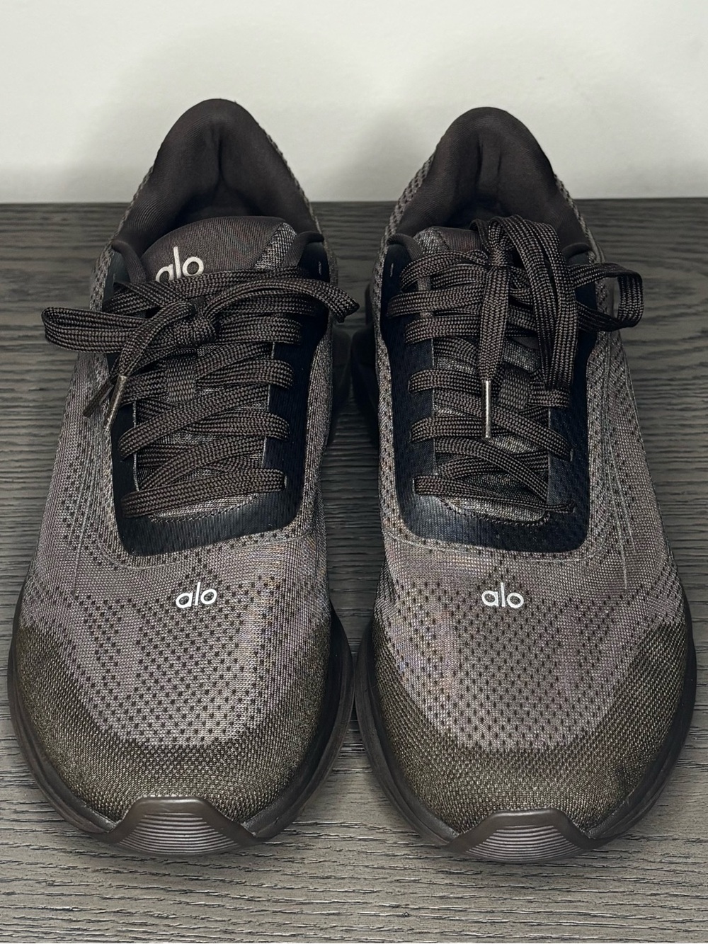 Alo Yoga Runner Sneakers Espresso Size W11.5 M10 EU43